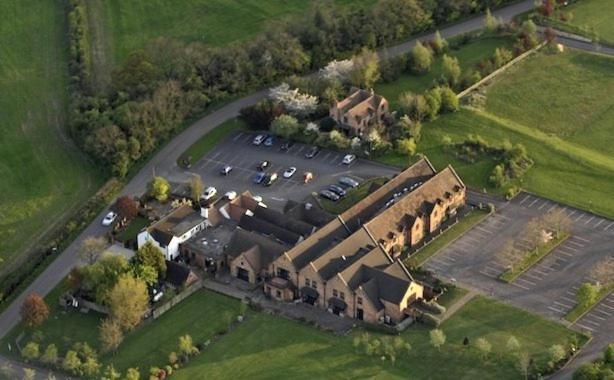 The Pear Tree Inn & Country Hotel Hindlip Exterior photo