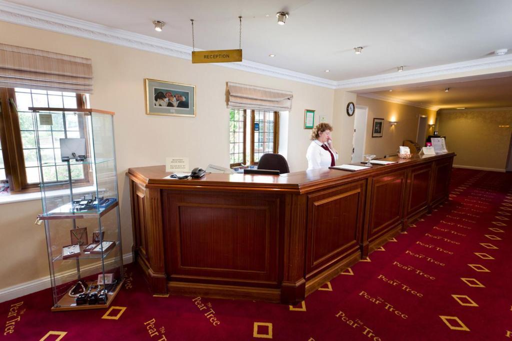 The Pear Tree Inn & Country Hotel Hindlip Exterior photo