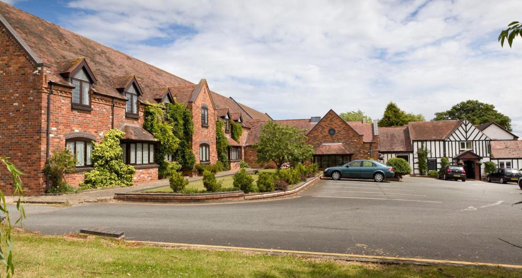 The Pear Tree Inn & Country Hotel Hindlip Exterior photo